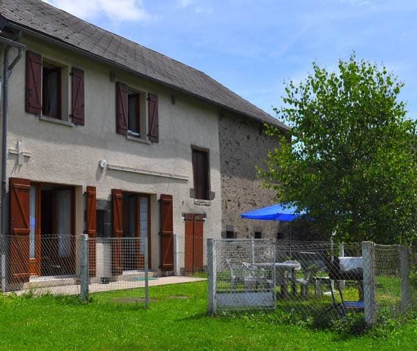 Le Domaine de la Marsalouse vu de l'extérieur.