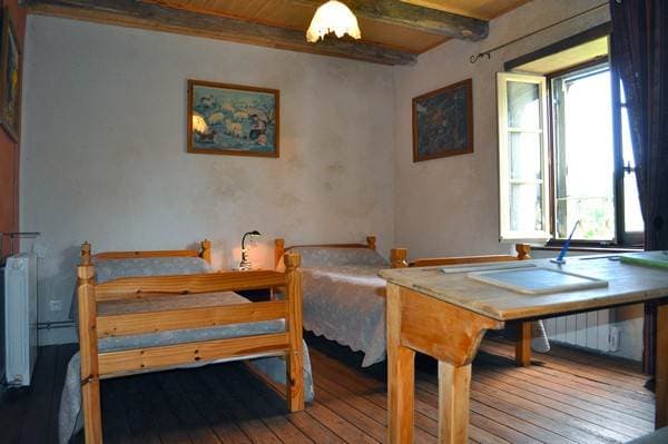 Chambre de l'Écolier, ambiance familiale avec lits simples
