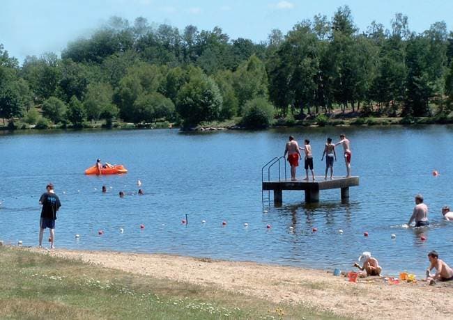 Lac de Ponty, baignade et détente en Corrèze
