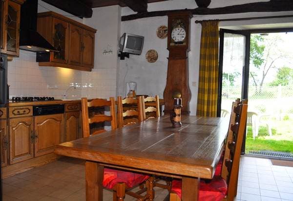 Cuisine du Fourniau, fonctionnelle et chaleureuse